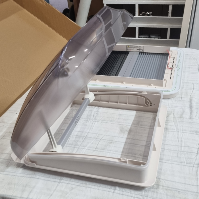 DRV Roof Vent/Skylight - 400 x 400 (crystal) - Image 4